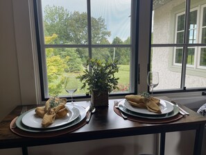 Cozy eating area with a beautiful view!