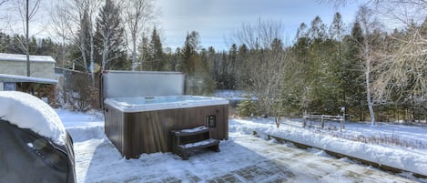 Bain à remous extérieur