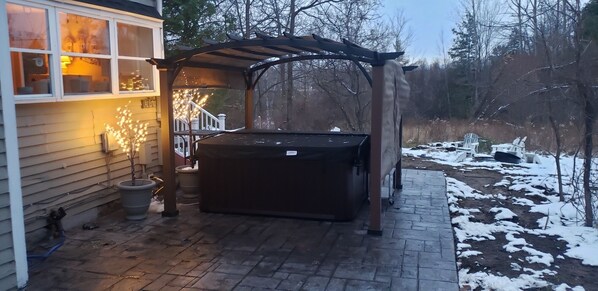 Hot tub