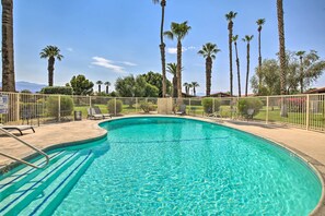 Community Amenities | Hot Tub | Tennis Courts | Fitness Center