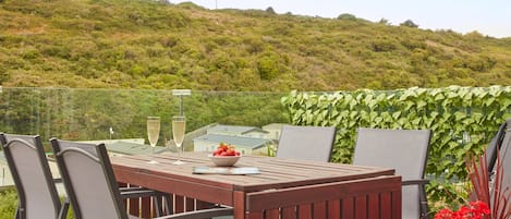 Anneth Lowen, Polzeath. Enjoy an al fresco dinner and a glass of wine in this spot