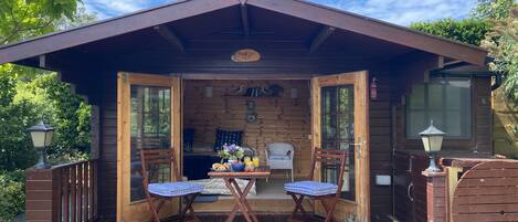 Mulberry Leaf, Devon: A cosy cabin for two