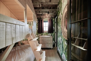 Bunk room 