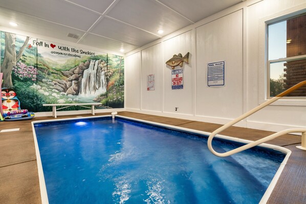 Indoor Pool, Heated to 84*. Enjoy your private Oasis!