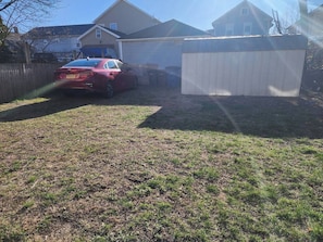 Fit up to 5 cars Fully fence