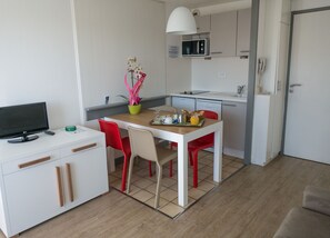 Prepare your meals in our equipped kitchenette.