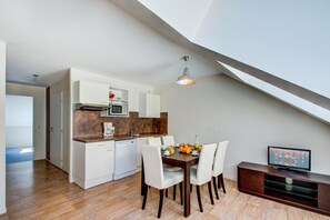 Make a tasty snack in your own kitchenette!