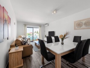 Table, Meubles, Cadre, Plante D'Appartement, Chaise, Canapé, Salon, Bois, Plante, Sol