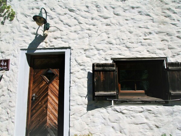 Wood, Window, Building, Facade, Door, Rectangle, Brick, Stone Wall, Roof, Shade