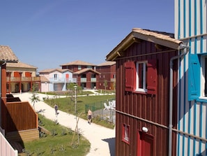 Gebäude, Himmel, Fenster, Pflanze, Holz, Haus, Urban Design, Fassade, Stadt, Dach