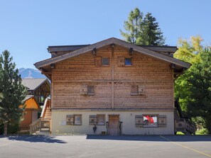 Ciel, Fenêtre, Bâtiment, Arbre, Bois, Maison, Chalet, Pente, Porte, Siding