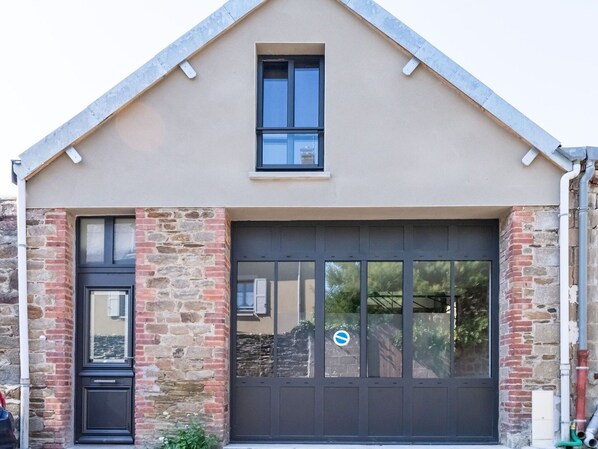 Propriété, Bâtiment, Plante, Ciel, Fenêtre, Porte, Bois, Chalet, Maison