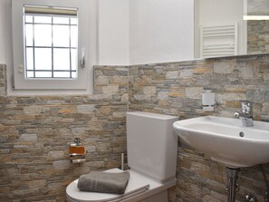 Braun, Zapfhahn, Armatur, Eigentum, Gebäude, Fenster, Sinken, Badezimmer, Interior Design, Holz