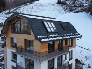 Bâtiment, Neige, Fenêtre, Maison, Bois, Design Urbain, Arbre, Chalet, Toit, Immobilier