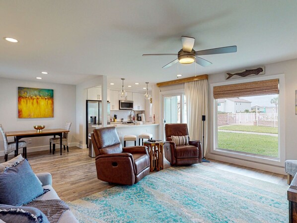 Living Area with Queen Sleeper