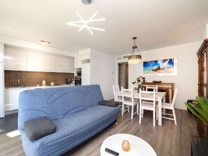 Eigentum, Möbel, Tabelle, Couch, Azurblau, Komfort, Holz, Wohnzimmer, Interior Design, Beleuchtung