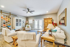 Living Room | Free WiFi | Central A/C & Heat | 1st Floor
