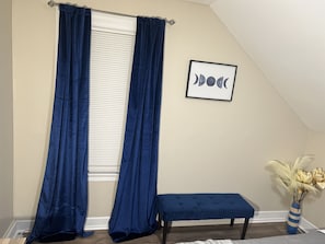 Nice lounge area in bedroom 