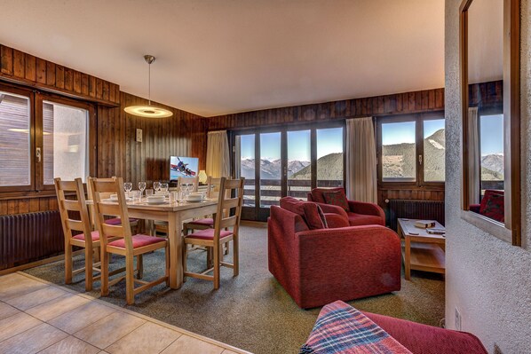 Living-dining room
