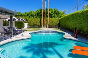 Gorgeous Figure Pool