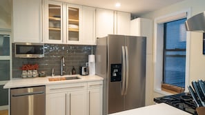 The kitchen has all new appliances incl. a hot water faucet and sodastream. 