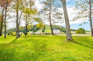 Landscapes - Breathe in the cool mountain air while enjoying a cup of your favorite hot beverage and looking out over this spectacular view.