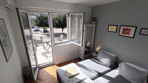 Room1 first floor terrace access
