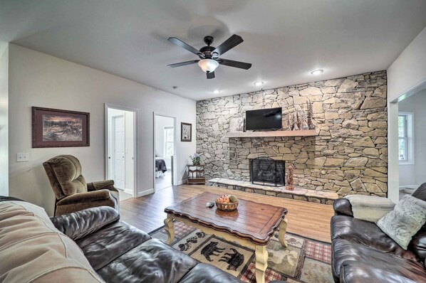 Banner Elk Vacation Rental | 2BR | 2BA | 1,500 Sq Ft | Step-Free Access