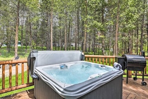 Outdoor private hot-tub