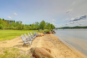 Shared Private Beach | Rowboat, Canoe & 3 Kayaks | Lake Access