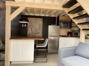 Nos dômes offrent un bel espace de vie immergé en pleine nature. (3)