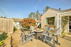 Front Patio | Fire Pit | Outdoor Dining Area