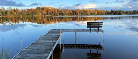 A perfectly serene and quiet lake