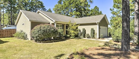 Pinehurst Vacation Rental | 3BR | 2BA | 3 Steps to Enter | 1,600 Sq Ft