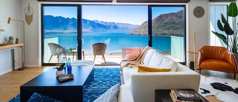 Main Living Room - Views of the Remarkables Mountain Range and Lake Wakatipu.