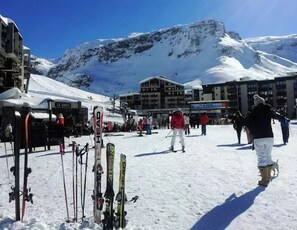 Snow and ski sports