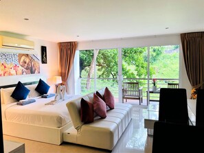 Hillside Condo - suite with a tropical forest view (9581)