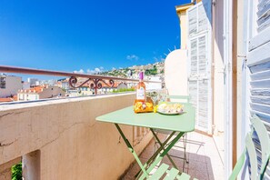 Outdoor dining area