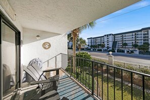 Edgewater Golf Villa 3308 balcony