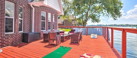 Montgomery Vacation Rental | 4BR | 3.5BA | 2,784 Sq Ft | Step-Free Access