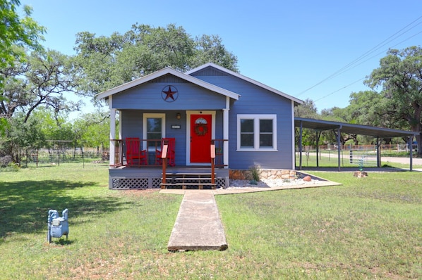 Welcome to Bandera Bungalow!