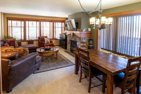 Flooring, Hardwood, Living Room, Room, Indoors