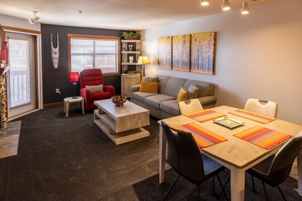 Living Room, Room, Indoors, Chair, Furniture