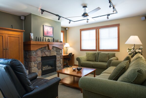 Living Room, Indoors, Room, Furniture, Couch
