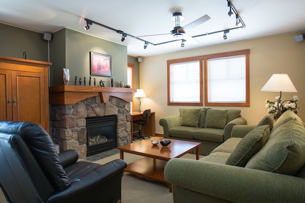 Living Room, Indoors, Room, Furniture, Couch