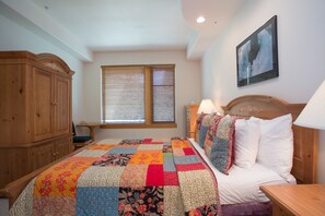 Home Decor, Indoors, Furniture, Room, Cushion