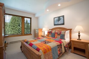 Furniture, Bed, Home Decor, Indoors, Flooring