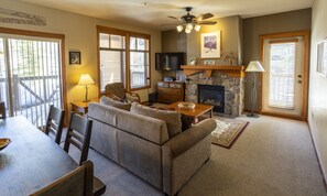 Living Room, Room, Indoors, Flooring, Couch