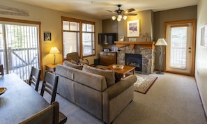 Living Room, Room, Indoors, Flooring, Couch