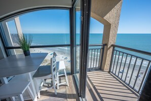 Direct Oceanfront, Beautifully Decoated